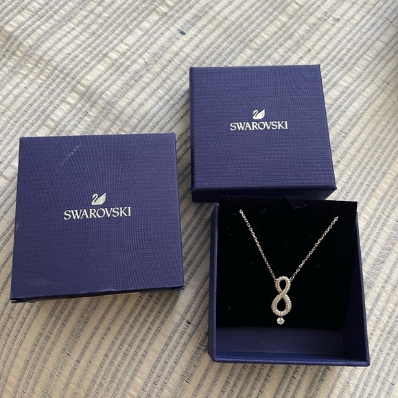 Swarovski infinity necklace - Picture 3 of 6